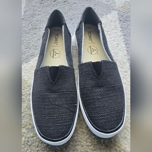 Tom's shoes for women size 8.5